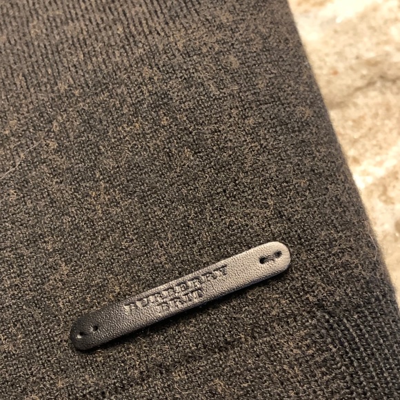 Burberry – Soft Wool Black and Brown Patterned Sweater Sz L. Excellent condition - Picture 7 of 9